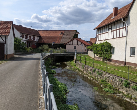 Lorfe in Altenlotheim mit Schalbenhaus