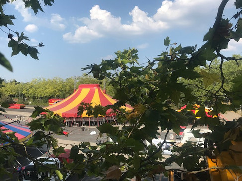 Varieté-Abende im Zirkuszelt.jpg