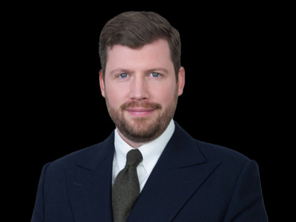 Der Knigge-Expert Clemens Graf von Hoyos führt durch das Menü. Foto ClemensVonHoyos_.png