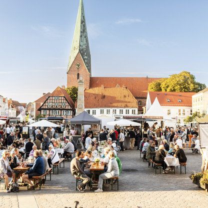 Eutin_Events_Weinfest_Markt © Anne Weise_Eutin Tourismus.jpg