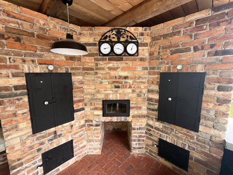 Räucherei mit Grill und Backofen