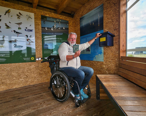 Vogelbeobachtung_ Hans-Jürgen rollt_ 20250824_114342 neo final_kl.jpg