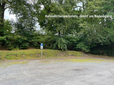 Parkoviště pro osoby se zdravotním postižením großer Behindertenparkplatz Large disabled parking lotVelké parkoviště pro osoby se zdravotním postiženímGrote parkeerplaats voor gehandicaptenDuży parking dla osób niepełnosprawnychAmpio parcheggio per disabili