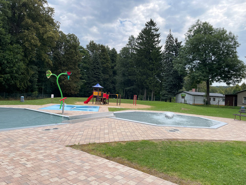 Dětský koutek Kinderbadebecken Children's poolDětský bazénKinderzwembadBasen dla dzieciPiscina per bambini