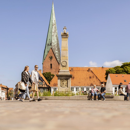 Eutin_Marktplatz_Kirche © Anne Weise_Eutin Tourismus.jpg