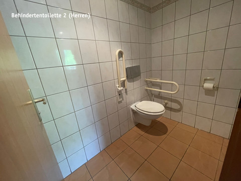Invalidentoilet in het restaurant.jpg