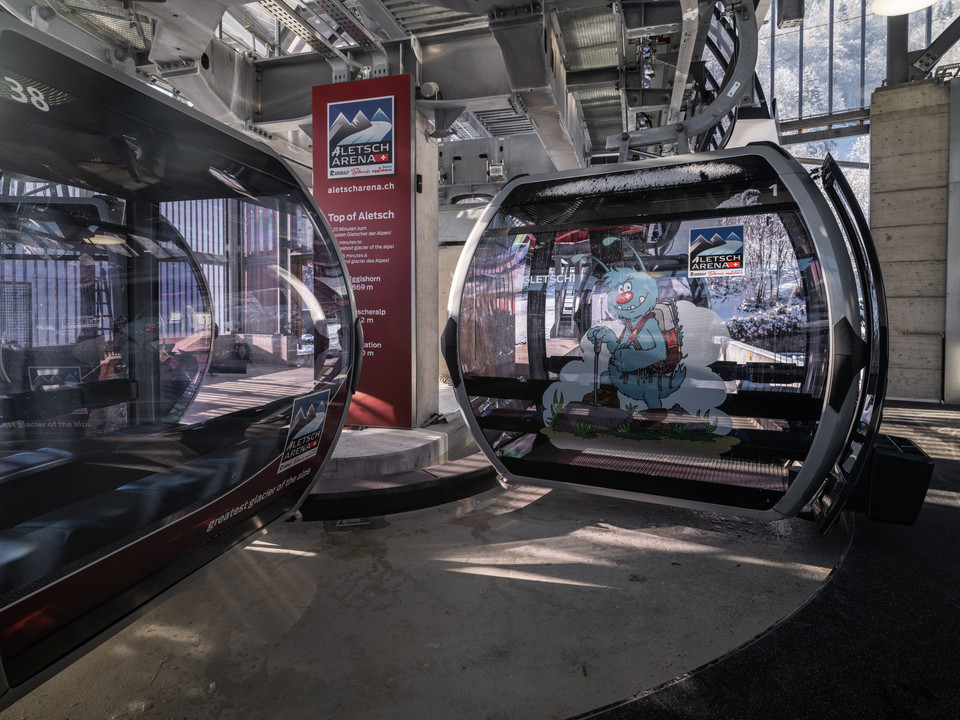 Glacière pour les familles Einzelfahrten Aletsch Arena mit Gletschi-Gondel in der Talstation FieschSingle trips Aletsch Arena with Gletschi gondola at the Fiesch valley stationCourses individuelles Aletsch Arena avec la télécabine Gletschi à la station aval de Fiesch