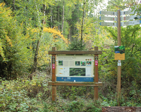 Informationsschild am Wanderparkplatz