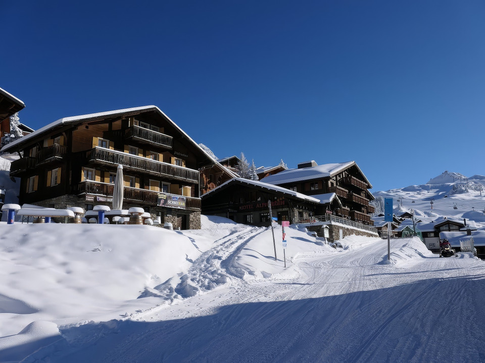 Alpfrieden Schneebar_2.jpeg