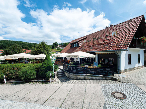 Schöne Lage am Fuß des Pfaffensteins