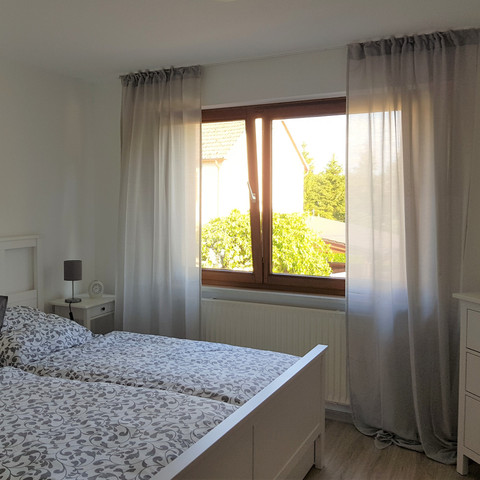 Schlafzimmer FH Hundhauser Berg.jpg