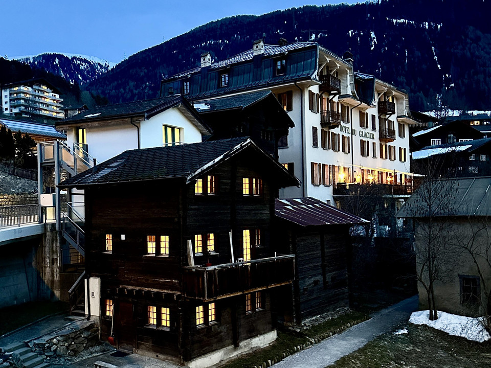 hüüsi Fiesch : Dämmerung