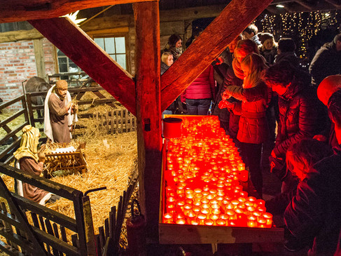 Krippe und Wunschkerzen ® Franz Frieling.jpg