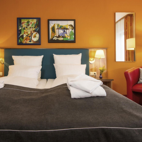 SMART-Doppelzimmer Wohnraum/Bett