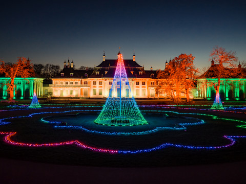 Christmas Garden Dresden 2025_Lichtertanz im Lustgarten©Christmas Garden_Dennis Reimann.jpg