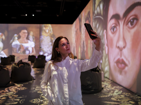 VIVA FRIDA KAHLO - IMMERSIVE EXPERIENCE Hamburg - Eröffnung