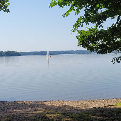 1_Hauseigene Badestelle direkt am Großen Plöner See.jpg