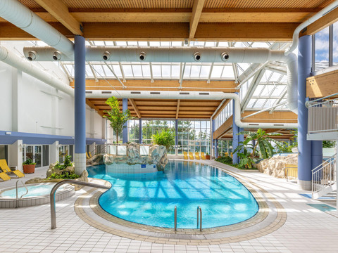 037-HB-indoor-pool_130541649