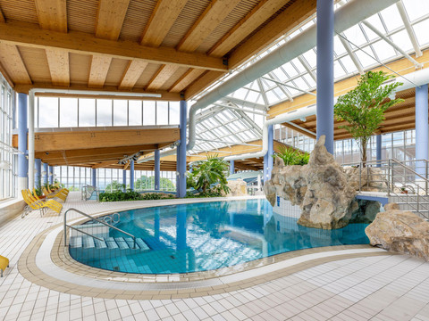 038-HB-indoor-pool_130541650