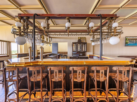 027-BA-bar_130541639