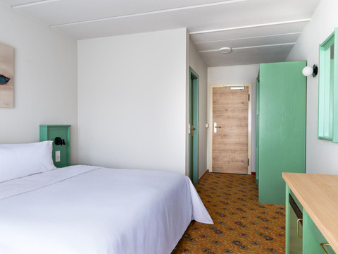 045-W-room-example_130541657