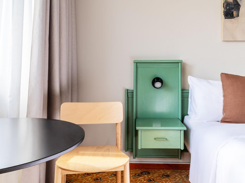 053-W-room-example_130541665