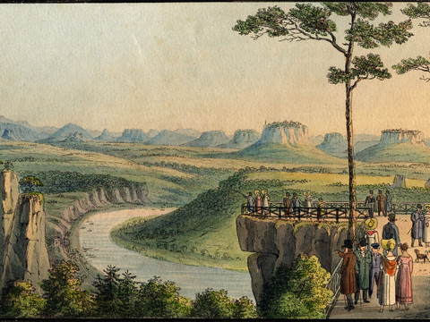 Vordergrund Aussicht mit Menschen, Mittegrund Elbe, Hintergrund Sächsische Schweiz Tafelberge