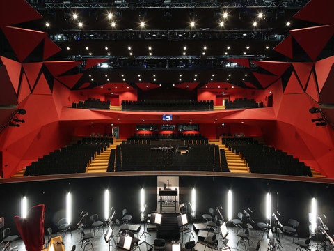 Staatsoperette Saal_Kai-Uwe_Schulte-Bunert.jpg