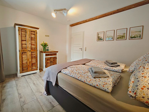 FeWo 1: Schlafzimmer