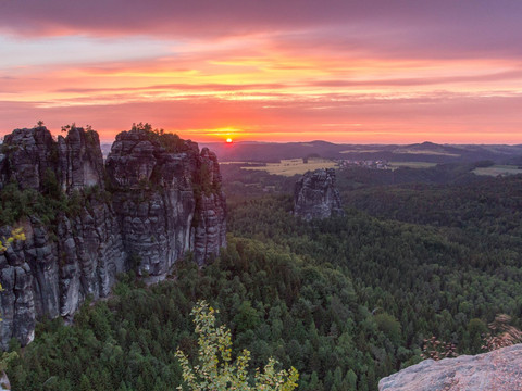 Blick auf die Schrammsteine in der Sächsischen Schweiz