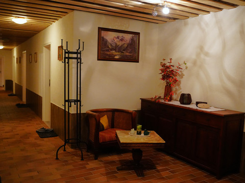 Sitzgelegenheit Flur Pension