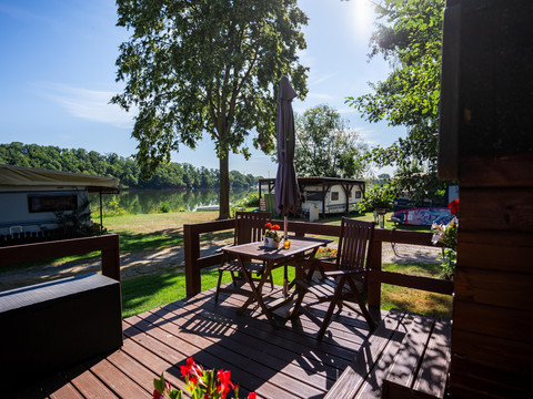 Sitzmöglichkeit Camping-Fass