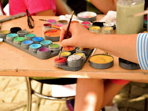 Kinderschminken RATAGS Osterfest.jpg