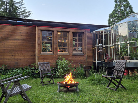 Außenbereich_ Zirkuswagen Sternenzelt