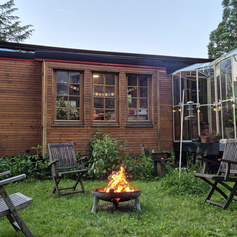 Außenbereich_ Zirkuswagen Sternenzelt