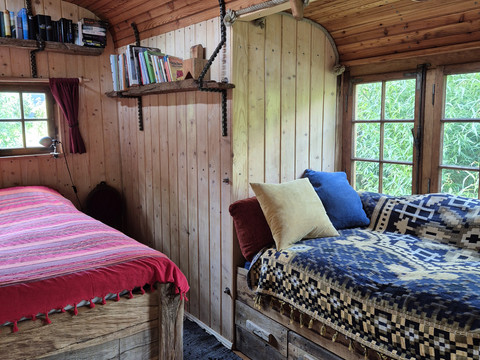 Einzelbett Zirkuswagen Sternenzelt