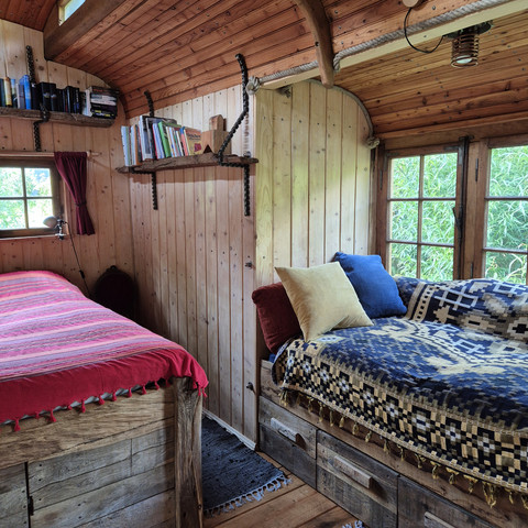 Einzelbett Zirkuswagen Sternenzelt