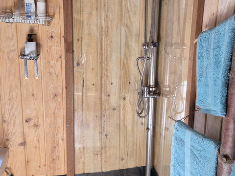 Dusche Zirkuswagen Sternenzelt