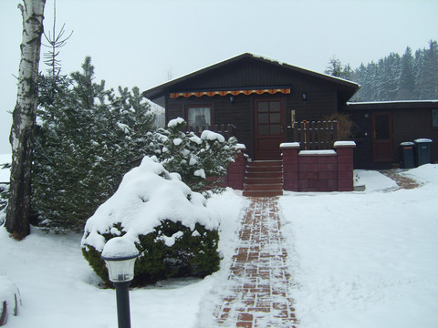 Ferienhaus verschneit