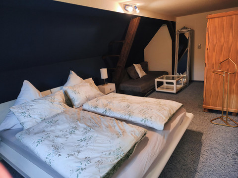 2. Schlafzimmer