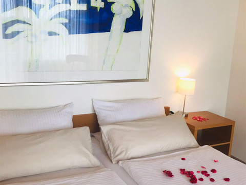 Hochzeitszimmer-hotel-eikamper-hoehe