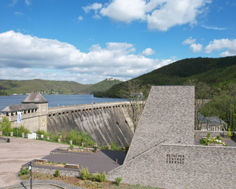 Edertalsperre und Besucherzentrum Edersee