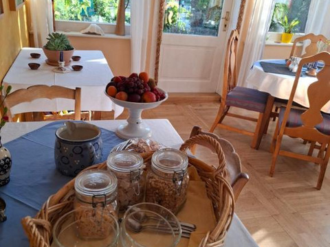 reichhaltiges Frühstück am Morgen