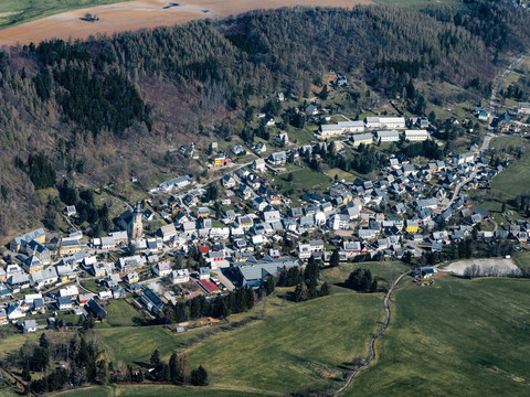 Blick auf Geising aus Flugzeug