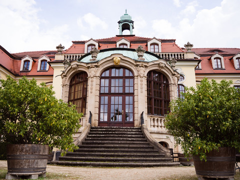 Das Schloss Proschwitz im Meißner Ortsteil Proschwitz im Landkreis Meißen ist ein Schloss im Stil des Neubarocks. Das dazugehörige Weingut Schloss Proschwitz ist das älteste private Weingut Sachsens.