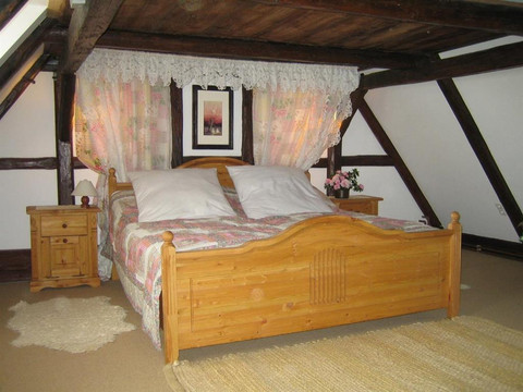 Schlafzimmer 1