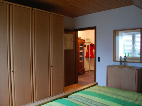 Schlafzimmer 1.jpg