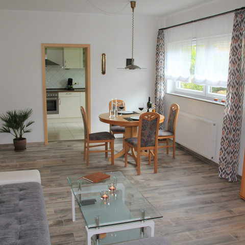 Wohnzimmer und Essecke