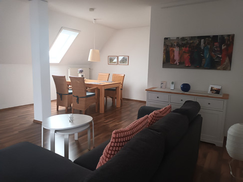 Wohnzimmer + Eßzimmer oben.jpg