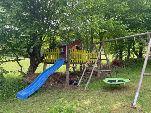aussenanlagen-spielehaus-kinder.jpg_800w